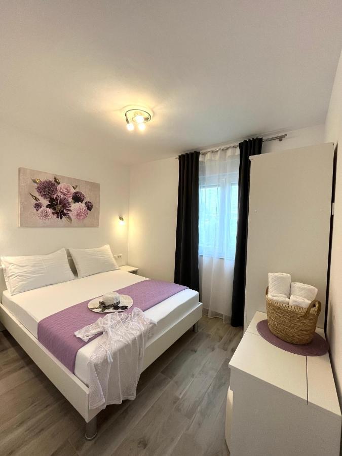 Four Stars Apartments سفيتي بيتار المظهر الخارجي الصورة