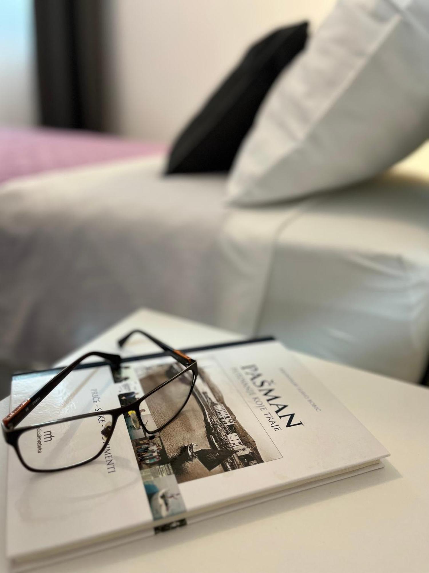Four Stars Apartments سفيتي بيتار الغرفة الصورة
