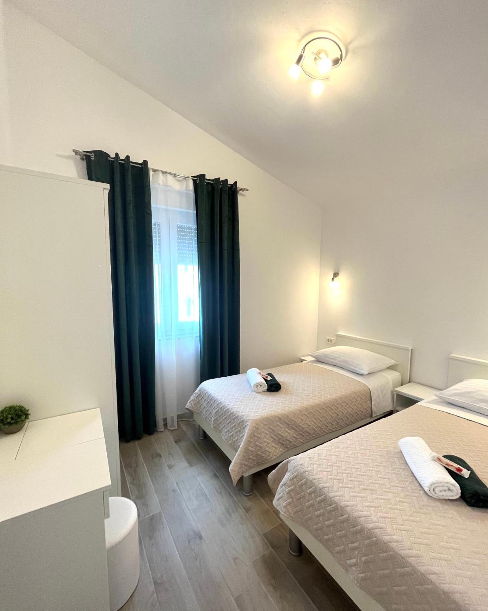 Four Stars Apartments سفيتي بيتار الغرفة الصورة